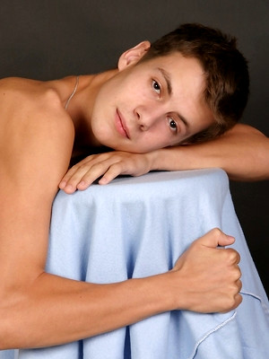 Hot twinks porn pics - Horny twink boy play with his big cock