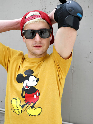 Cute uncut gay boys - Naked out on the roof with Aussie boy Nate