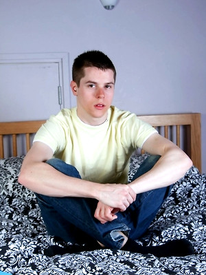 Twinks xxx pics - Sweet, smooth and skinny UK Teen Boy