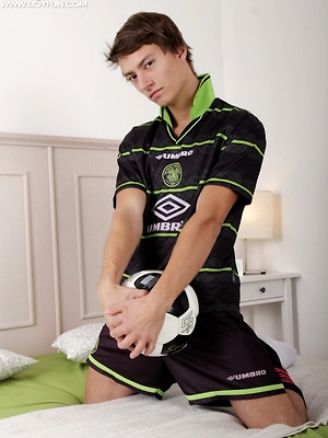 Twinks xxx pics - Soccer playing Tommy Hunter stroking his thick dick.
