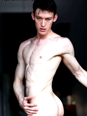 Gay male in 18 Y/O Ballet Dancer Kingsley Kross Gives Himself A Massive Facial!