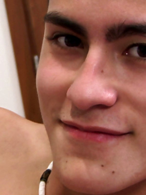 Free gay porn pics with Hot & sexy boy jacking off