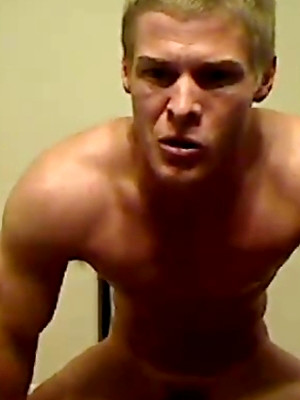 Gay pics of Swole Ass White Dude Beats That Meat