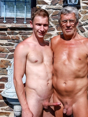 Free gay porn pics with Club Bang Boys