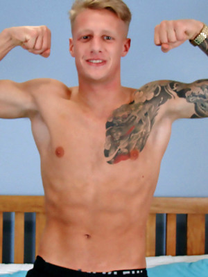 Free gay porn pics with Young & Ripped Boxer Jake