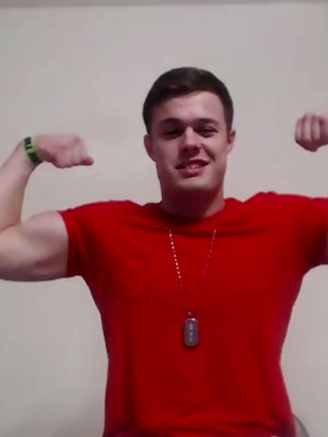 Free gay xxx pics with Naughty Buff Boy Shows ASS