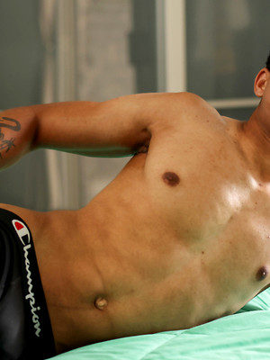 Twinks xxx pics - Big Dick New Guy Isaiah Ortega Fills A Fleshlight In The Shower Tills He Nuts