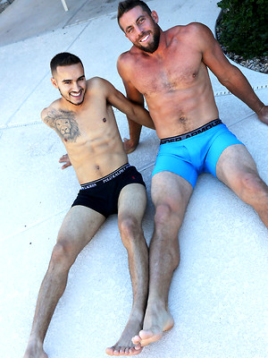 Free gay porn pics with Derek Jones Turns The Tables On Ethan Manor