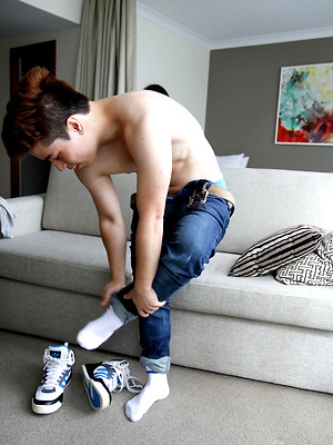 Gay pics of Straight mates - Japanese hottie Ryan Kai showing off that XL cock