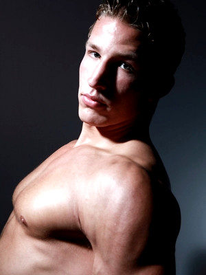 XXX gay photos of strong tall and big