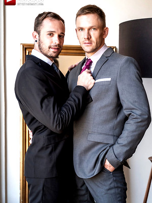 Free gay porn pics with Drake Rogers rides Andrey Vic's fat cock