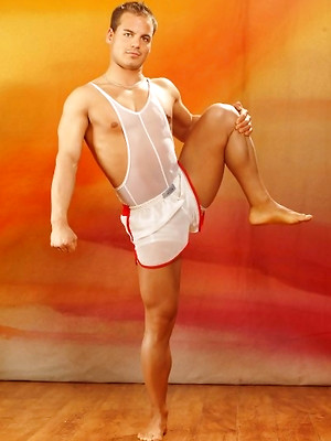 Free gay xxx pics with Athlete posing naked