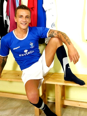 Hot gay sex pics with Cruising a young bareback park prowler