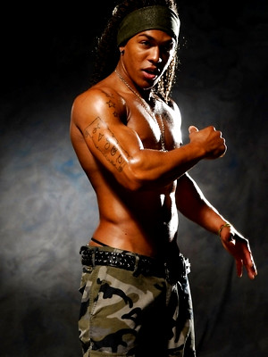 Hot gay sex pics with Roderique very muscular and big