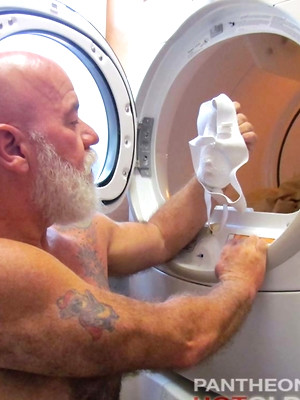 Gay sex pics with Noah Post old solo