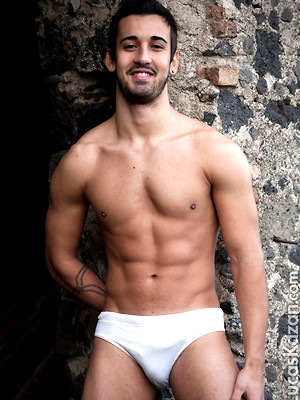 Gay porn pics Hot euro stud Roberto