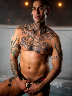 Free gay porn pics with Tight Muscles, Tight Asses