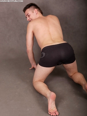Gay boys pics - Cute boy Jace Bryant busts a nut over his stomach.