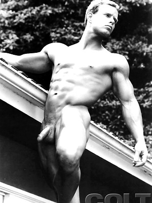 Free gay porn pics with Muscle man Kirk Evans naked