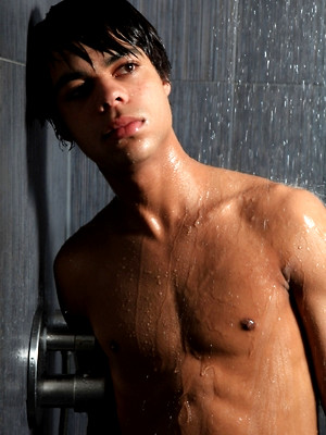 Hot twinks porn pics - Mat gets wet