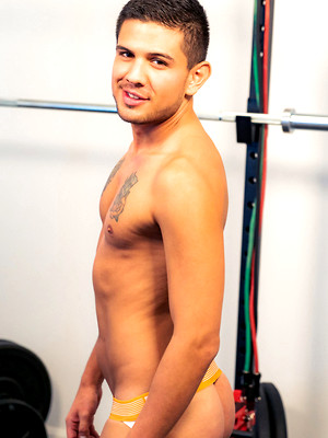 Free gay xxx pics with The Trainer, Part 3