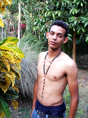 Hot boys nude photos - Pablo is a very sexy young Latino!