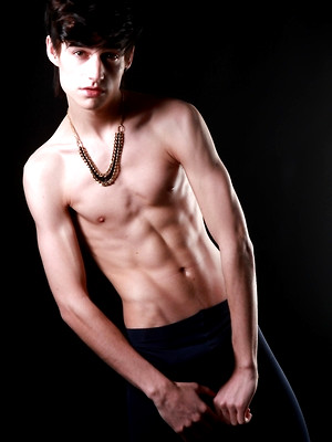 Twinks xxx pics - Brian nude first time in studio