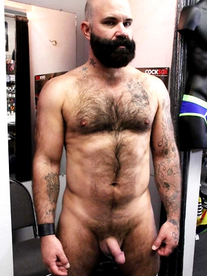 Free gay porn pics with Victor West solo