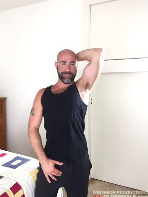 XXX gay photos of Damon Andros solo