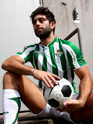Gay male in Stripped naked in the city with Adam El Shawar