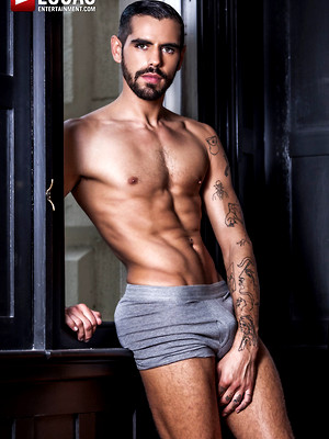 XXX gay photos of Viktor Rom destroys Valentin Amour's ass