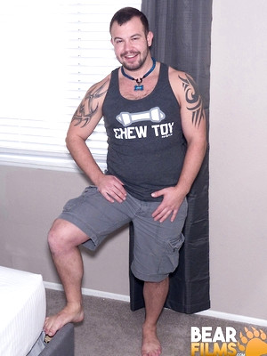 Gay male in Chip Young