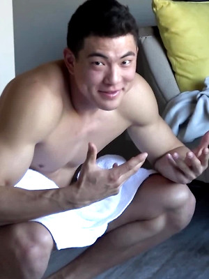 Gay boys pics - Tall Jock Sean Lee Shoots Some Hoops and Jerks His Uncut COCK