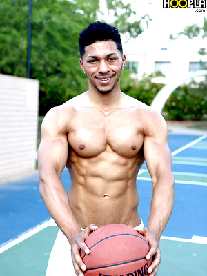 Free gay porn pics with RIPPED Muscle Model Andre Temple