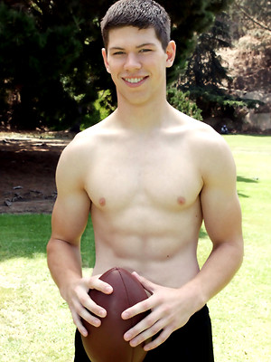 Free gay xxx pics with Ronnie jacking off cock