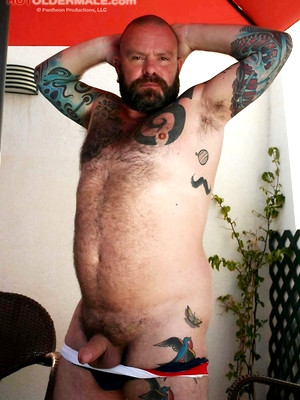 Gay sex pics with Alik Zanders mature solo