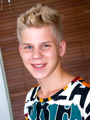 Hot twinks porn pics - Blond boy's first time on video