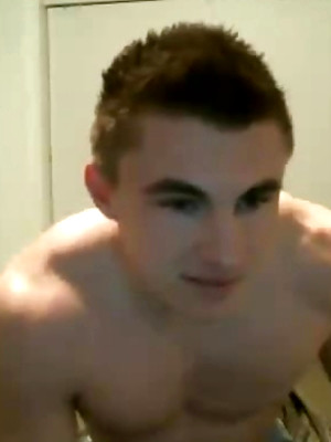 Gay sex pics with Jake Davis Goes LIVE To Jerk It