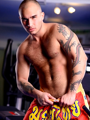 XXX gay photos of Hot bald boxer Franko Gold at the gym