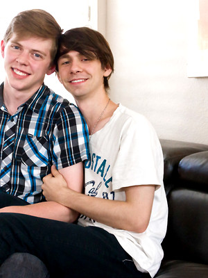 Hot twinks porn pics - Frisky Young Fuckers