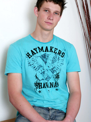 Hot twinks porn pics - English twink posing naked