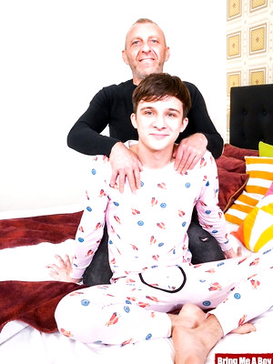 Twinks xxx pics - Daddys Home Remedy