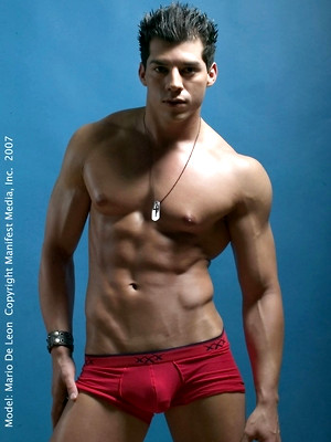 Gay porn pics MMario de Leon shows his sexy body
