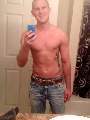 Hot gay sex pics with Guy  :peep