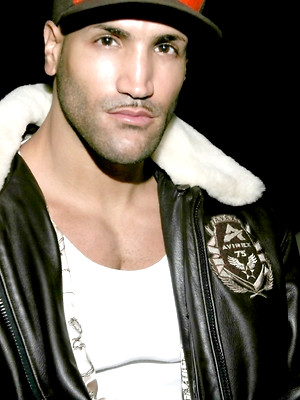 Free gay porn pics with Muscle latin dude Comacho