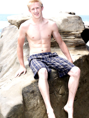 Twinks xxx pics - Blond twink Neal jerking off