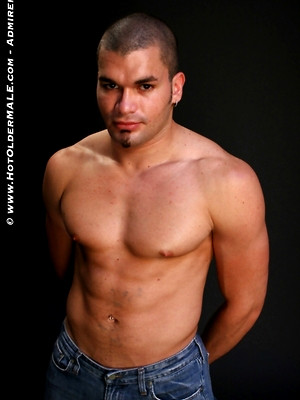 Hot gay album pics Latin muscle hunk Danny Lopez