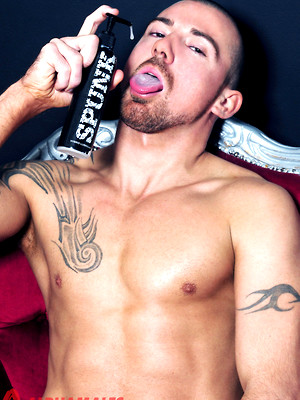 Free gay porn pics with Marco Sessions Solo