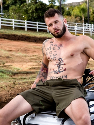 XXX gay photos of Bro-Wheelin'