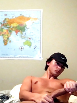 Free gay porn pics with Masyn Thorne solo